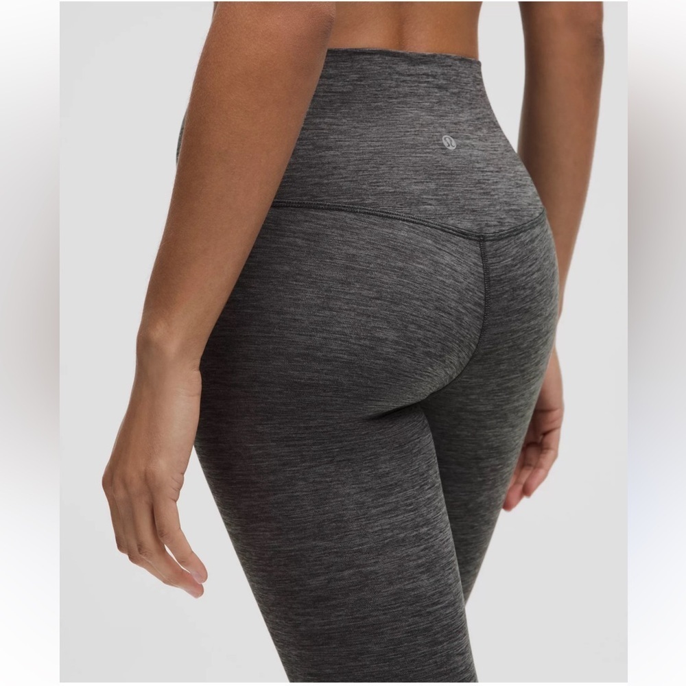 Lululemon Align High-Rise Crop
Heathered Black size 6
